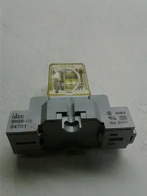 USED IDEC RH2B-UL SH2B-05