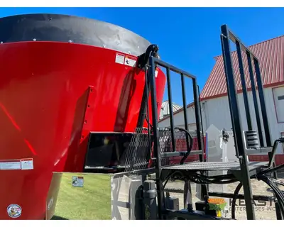 Used CLOVERDALE _UNKNOWN_ Feeder Wagons Iowa US | Keast Enterprises #1360075