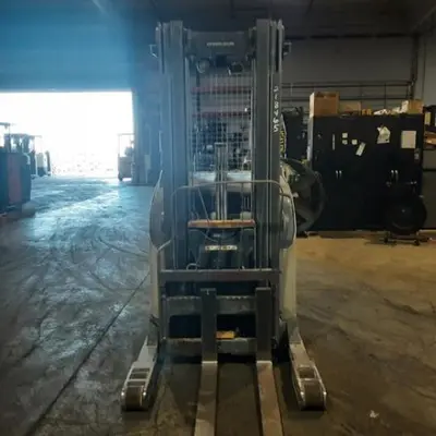 USED 2019 CROWN RR5725-45