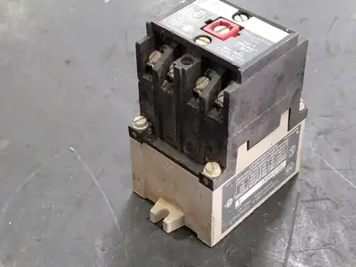 USED ALLEN-BRADLEY 700-P400A1