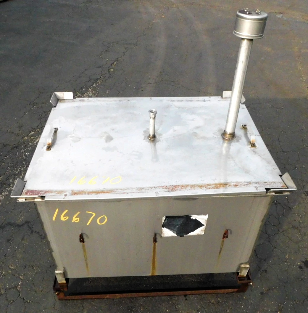 USED PORTABLE SS TOTE 225 GALLON
