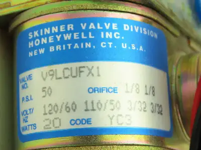 V9LCUFX1 Solenoid Valve Brass Multi Port 120V Coil 50 PSI 1/4" NPT