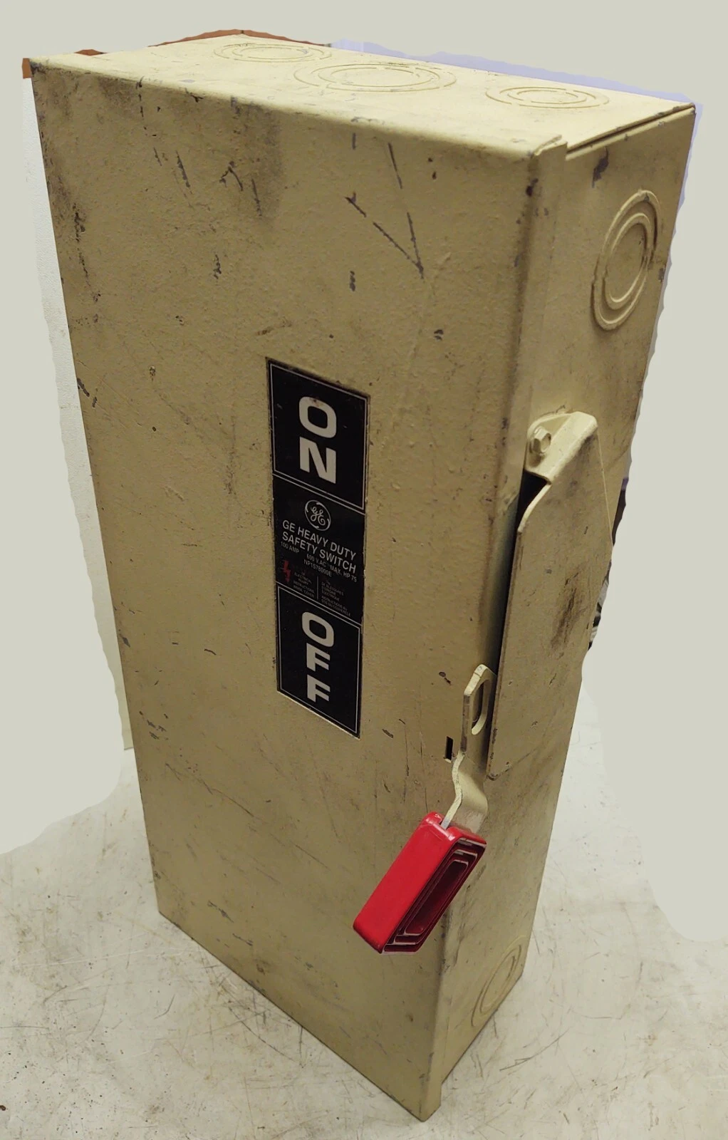 GE Fusible Square D Disconnect Switch 100 AMP 600 VAC NP1578000E