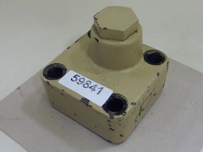 Used VICKERS C5G825S17 Valves/Fittings Michigan US | Ideal Machinery #706408