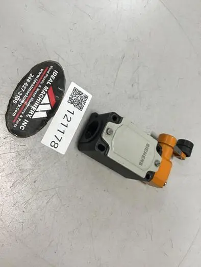Used SIEMENS 3SE3 120-1GW-Z Relays & Switches Michigan US | Ideal Machinery #572315