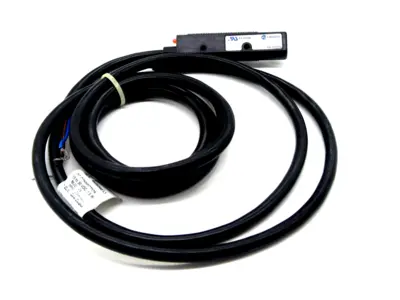 NEW CUTLER HAMMER 11100R6513 PHOTOELECTRIC SENSOR