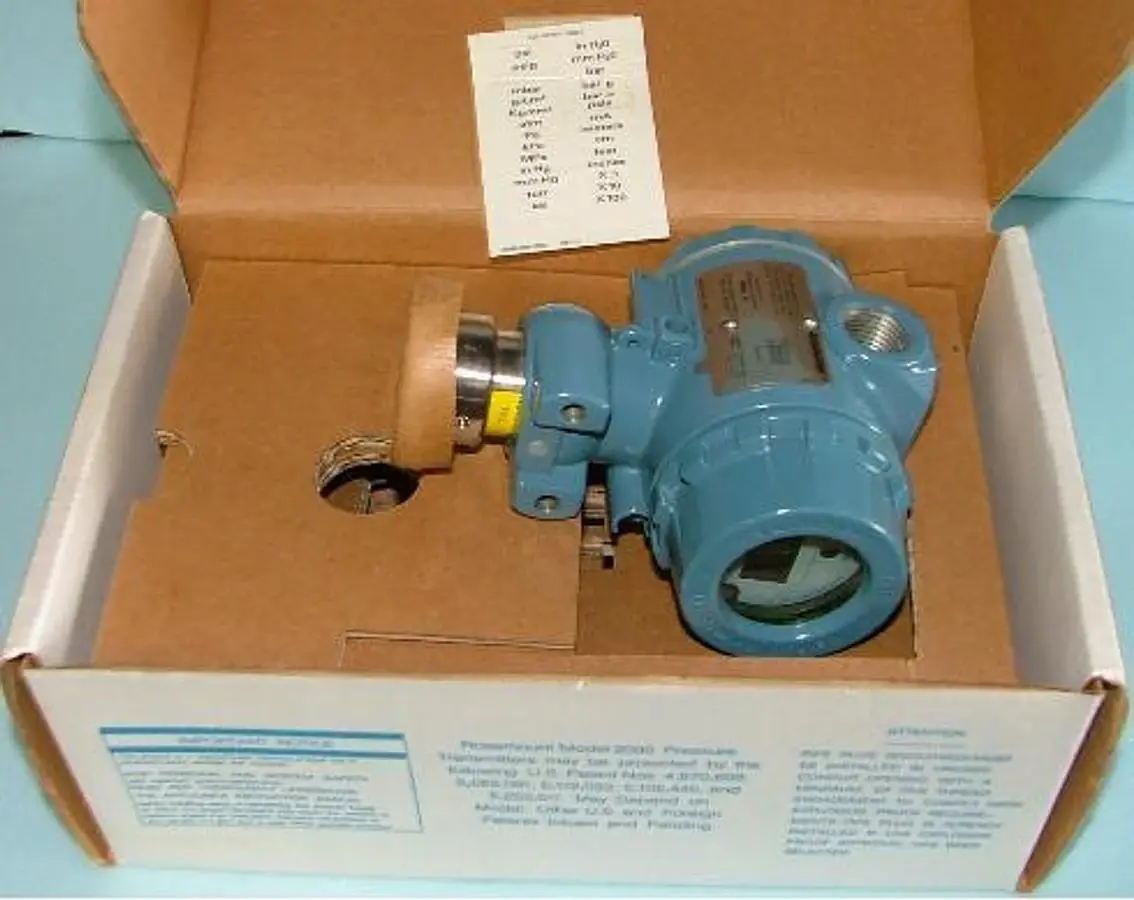 QTY. 1. ROSEMOUNT TRANSMITTER MODEL: 2090FG1A2DE1M...