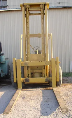 20,000 lb. Yale Forklift; Pneumatic Tires; V-8 Gas/Propane Engine
