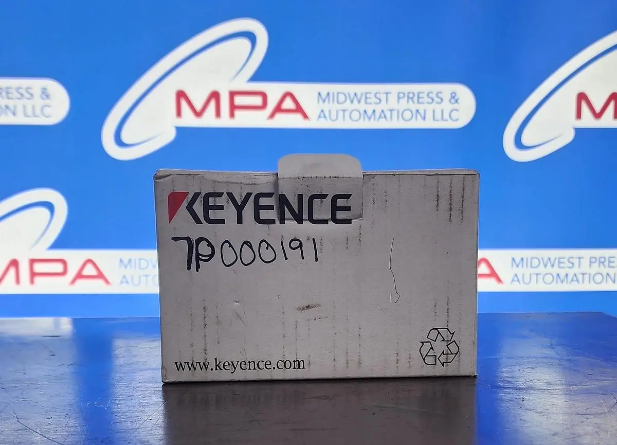 NEW KEYENCE LK-G157
