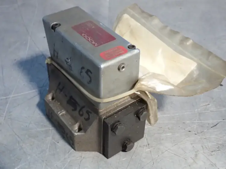 Used MOOG _UNKNOWN_ Valves/Fittings | HGR 24 #732857
