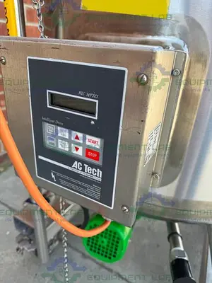 USED NORTHLAND 200 LITER STAINLESS STEEL JACKETED REACTOR FV/ 45 PSI W/ 0.40 HP MIXER