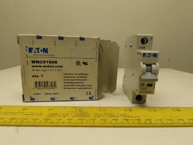 Eaton Cutler Hammer WMZS1D08 8A 1 Pole Circuit Breaker DIN Rail Mount Lot of 3