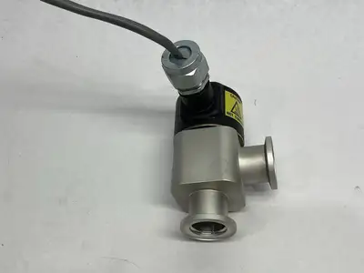 USED VARIAN ANGLED BELLOWS VALVE, PETER PAUL O72X00130CM SOLENOID OPERATOR