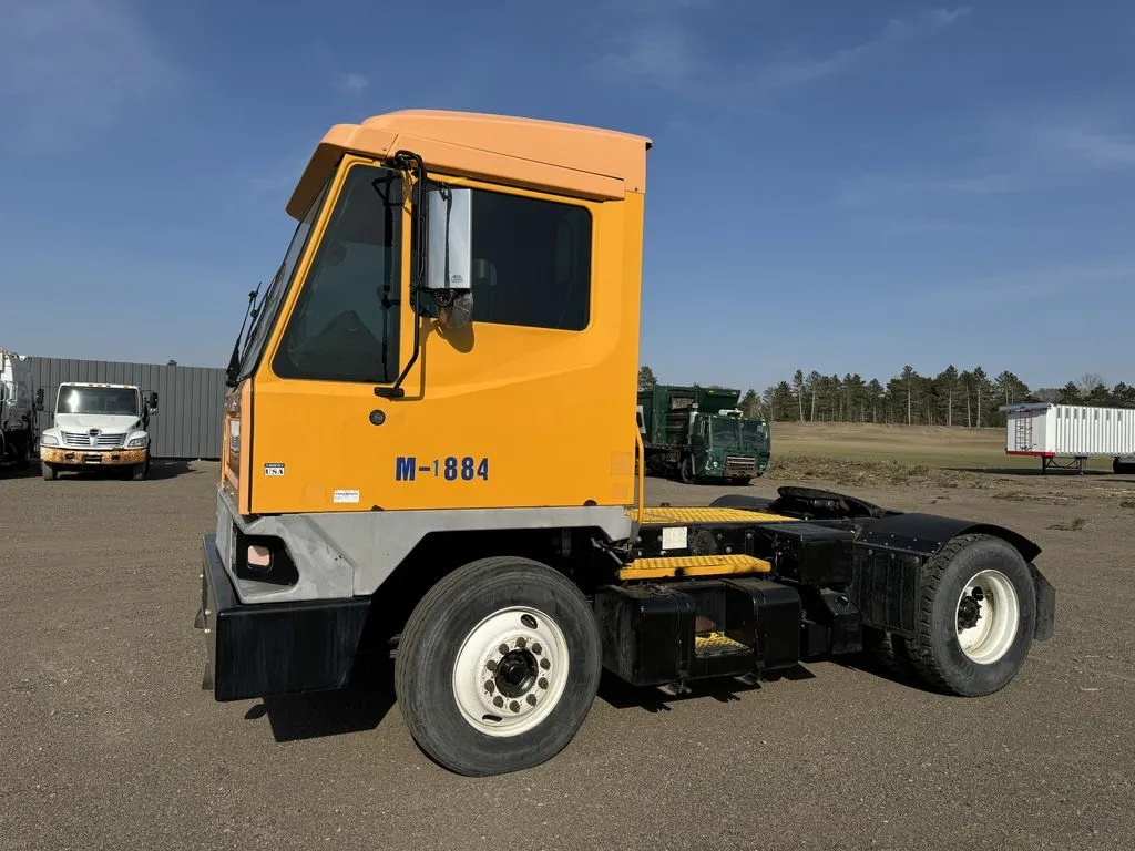 Used 2017 KALMAR T2 4X2 JOCKEY Tow Tractors Minnesota US | Carco Truck & Equipment #1514318