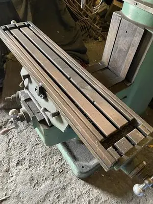 Pilgrim Vertical Mill: Table Size 43 1/2" x 9"