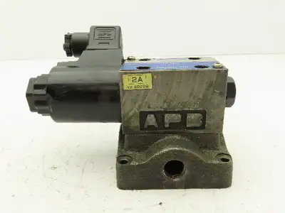 Tokimec DG4V-3-2A-M-U1-H-7-52 Directional Valve w/4-Port D03 Hydraulic Manifold