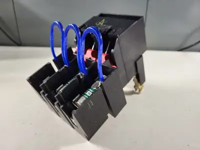 Disconnect Switch w/ 3 Times 15 Amp Fuse JTD15ID