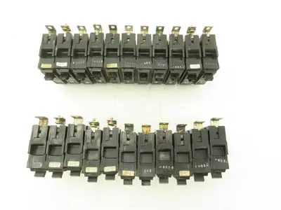 General Electric TQB1120 Circuit Breaker 1-Pole 20A Bolt-On 120/240V Lot of 22