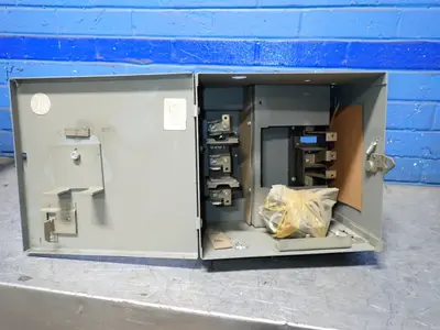 General Electric 30 A Bus Plug
