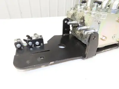 Hyster E80XN Forklift Hydraulic 4-Lever Spool Valve Forklift Mast Control