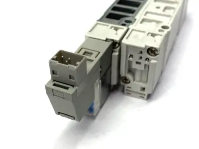 Used SMC Pneumatic Solenoid Valve 5-Port 24VDC Solenoid Valves Michigan US | Maverick Industrial Sales #1401366