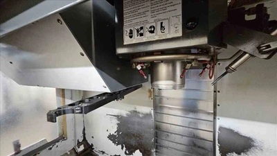 2015 HAAS VF-2YT Vertical Machining Centers | Machinery Network (2)