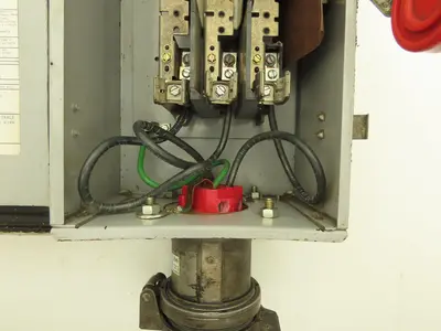 Cutler-Hammer Heavy Duty Safety Switch Enclosure 60A 600V 3Ph Nema 12