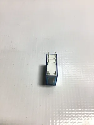 Finder 40.52S Miniature PCB/Plug-In Relay 8A (Lot of 9)
