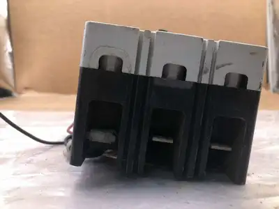 Westinghouse HMCP003A0C 3A 3 Pole Molded Case Circuit Breaker 600VAC 250VDC