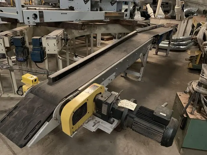 12" WIDE x 15' LONG INCLINE BELT CONVEYOR WITH ADJUSTABLE INFEED FENCE
