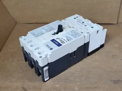 70 Amp, 3 Poles, 600 Volts Circuit Breaker 140U-I3C3-C70 w/ Limiter 140U-I-CLC70
