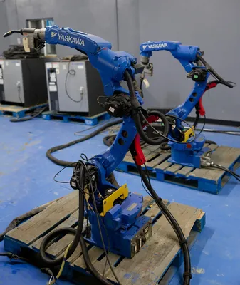 YASKAWA MOTOMAN 1440 DX200 Controllers Single Welding Robots | ACES Robotics Ltd (4)