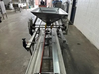 Berry Volumetric Clamshell Filler