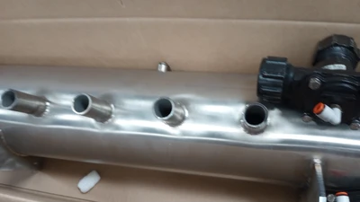 32" x 8" MANIFOLD- 4 PORTS - END OUTLETS WIHT 4 MECAIR ME 814 NPT STAINLESS STEE