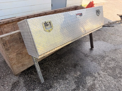 Used TRUCK TOOL BOX _UNKNOWN_ Tool Box Michigan US | Miedema Asset Management Group #1414326