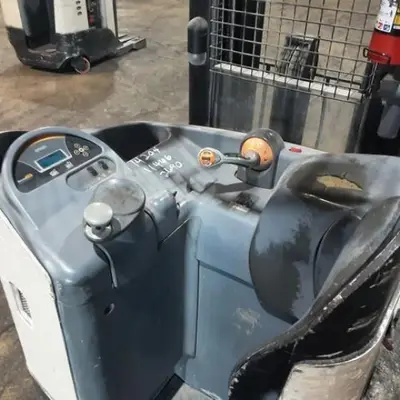 USED 2019 CROWN RR5725-45