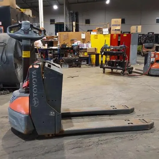 Used 2018 TOYOTA 8HBW23 Pallet Jacks | Russell Equipment #724037