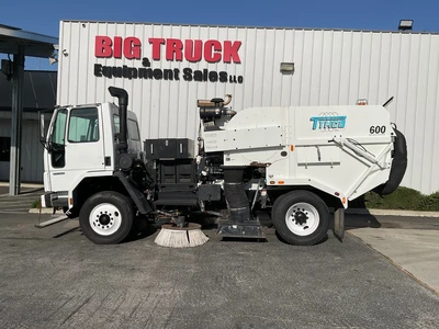 Used 2004 FREIGHTLINER FC80 Street Sweeper California US | Big Truck & Equipment #1412212