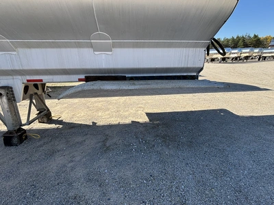 Used 2014 HENSLEY BULK FEED TRAILER Agricultural Trailers Michigan US | Miedema Asset Management Group #1709530