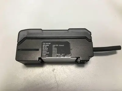 USED KEYENCE CORP CZ-V21P