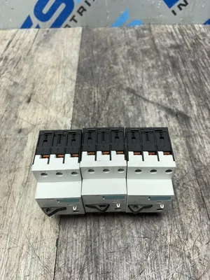 SIEMENS 3RV1011-1JA10 Electrical/PLC/Automation | ESS Industrial Equipment Sales (5)