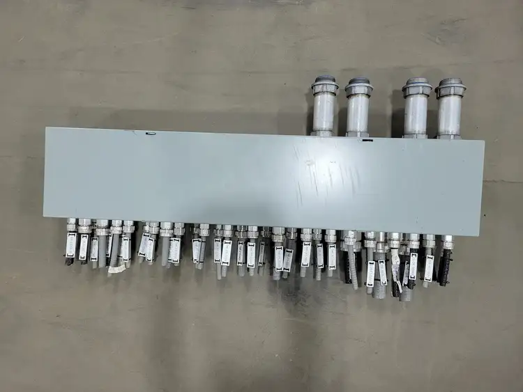 Used HOFFMAN AST4404R Misc Electrical & Power Parts British Columbia CA | Lenmark #254412