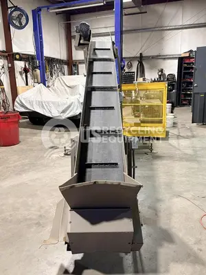 Unknown Manufacturer: Used 13' x 16" Cleated Incline