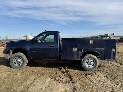 USED 2011 GMC 2500 HD