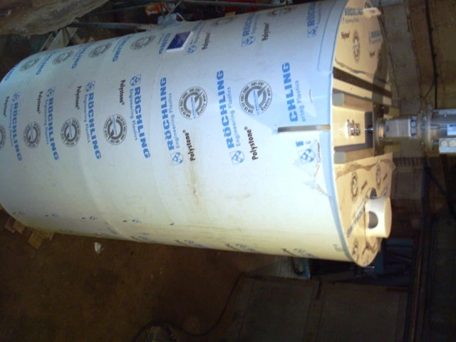 220 L Polypropylene Enclosed Tank