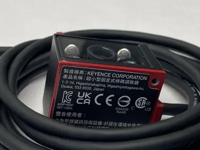 USED KEYENCE ULTRA-COMPACT FIXED TYPE CODE READER, MIDDLE RANGE