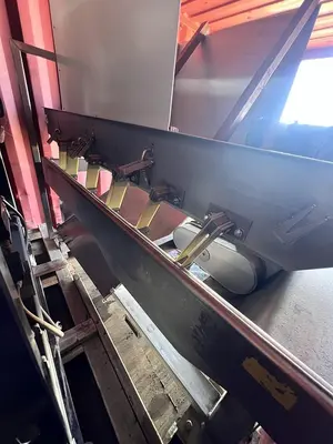 Industrial Shaker Table – Material Separation & Screening for Flower Processing