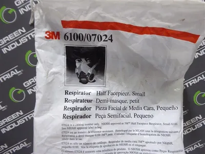 3M 6100/07024 Small Half Facepiece Reusable Respirator New