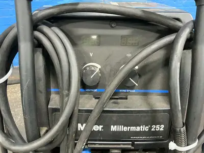 Used MILLER MILLERMATIC 252 Mig Welders Ohio US | HGR 24 #1543301