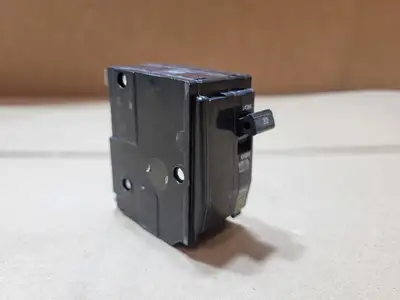 Used SQUARE D QO220 Switchgears British Columbia CA | Lenmark #1486887